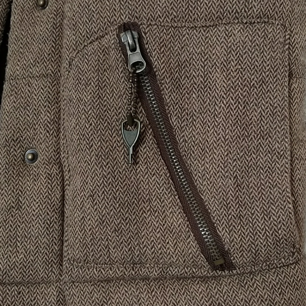 Vest - Picture 3 of 3